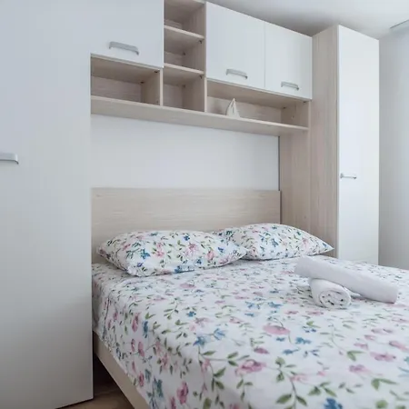 Riva House Gostinjska kuća Rogoznica (Sibenik-Knin)