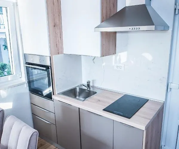 Gasthuis Riva House 4*